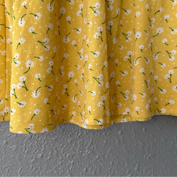 Love + Joy Yellow Ruffled Sleeve Daisy Summer Top Size S" NWOT Juniors Tank Top - Picture 9 of 11